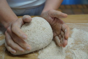 Brot Haände