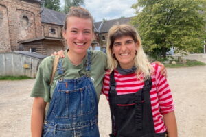 Numa Butscheid (Auszubildende) und Friederike Altmann (Praktikantin)
