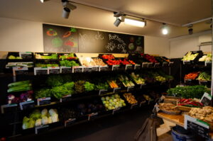 Obst- und Gemüseabteilung im Bollheimer Hofladen