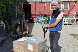 Olaf mit verpacktem Käse