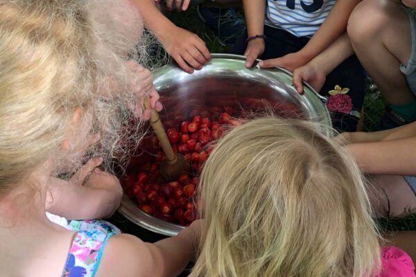 Kinderaktion Erdbeermarmelade kochen